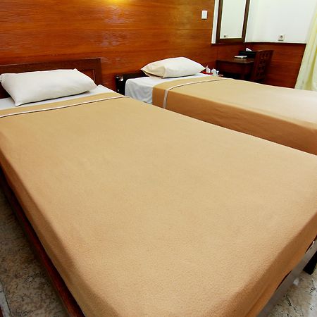 The Soemarsono Hotel Maguwo Buitenkant foto
