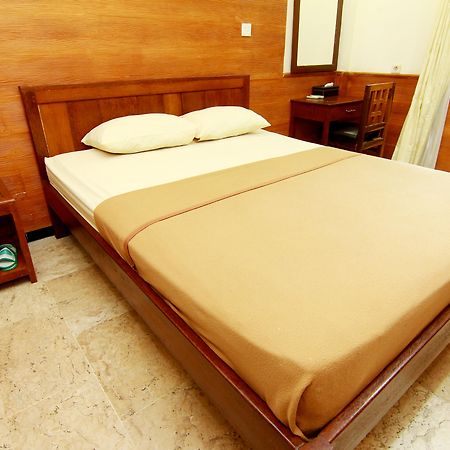 The Soemarsono Hotel Maguwo Buitenkant foto