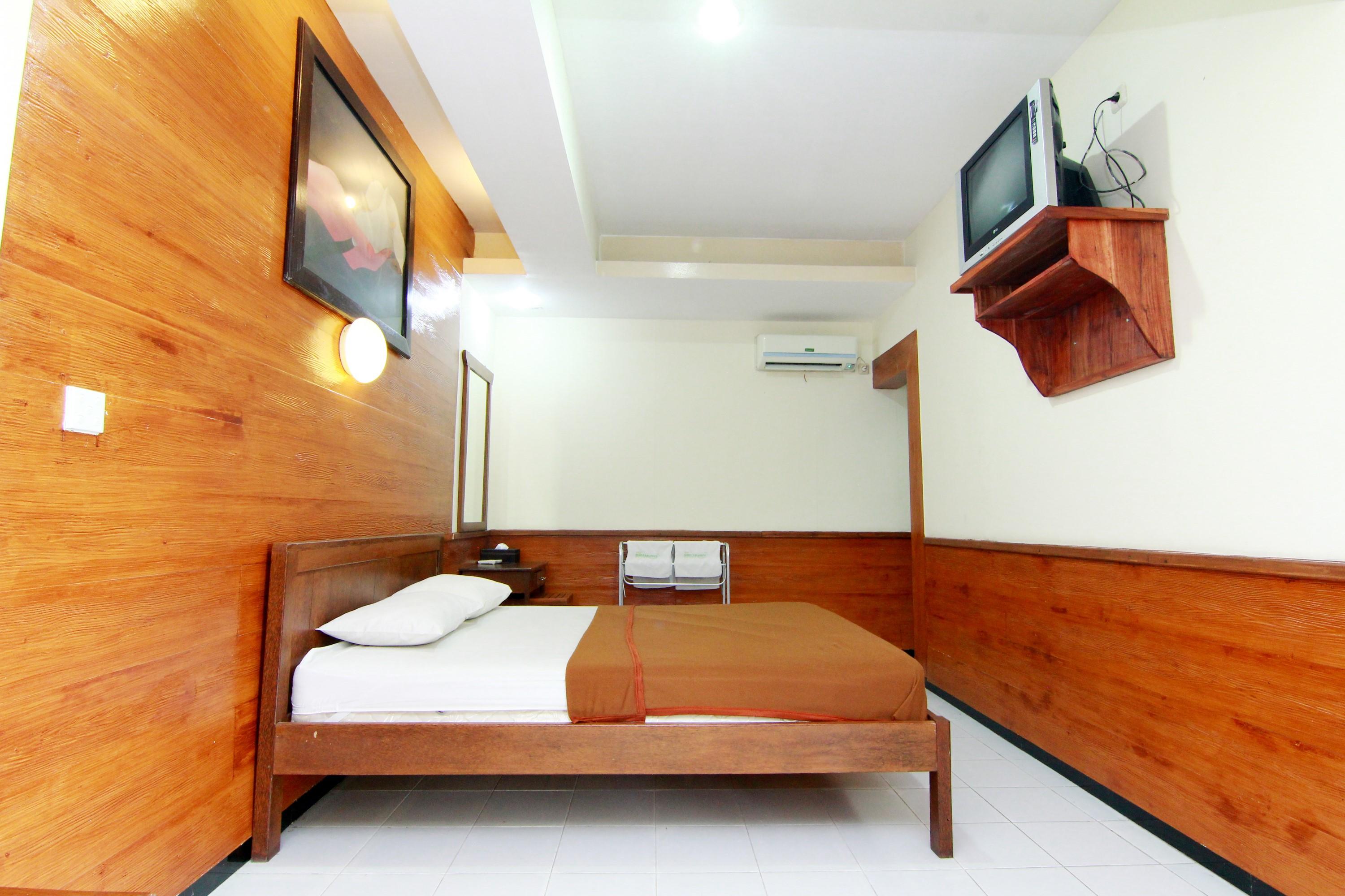 The Soemarsono Hotel Maguwo Buitenkant foto