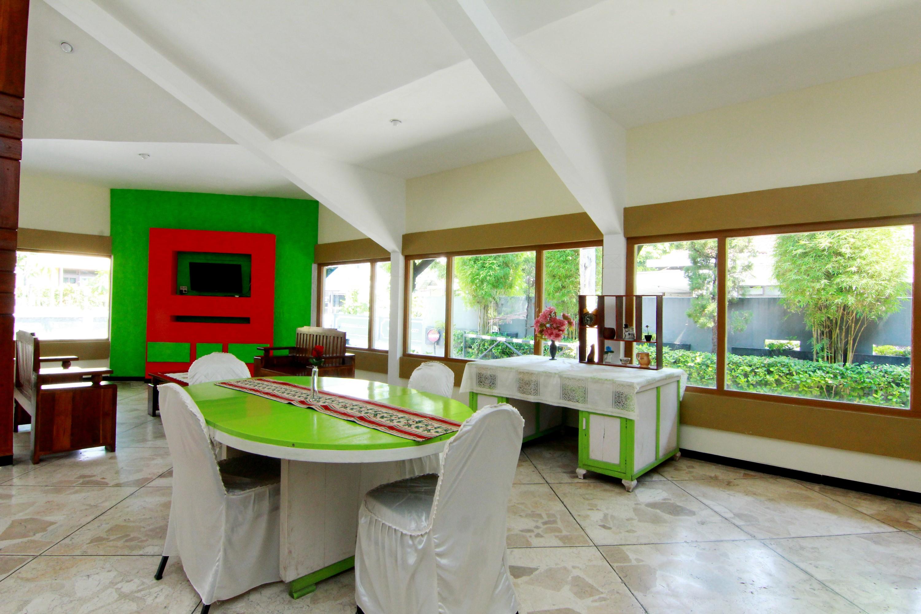 The Soemarsono Hotel Maguwo Buitenkant foto