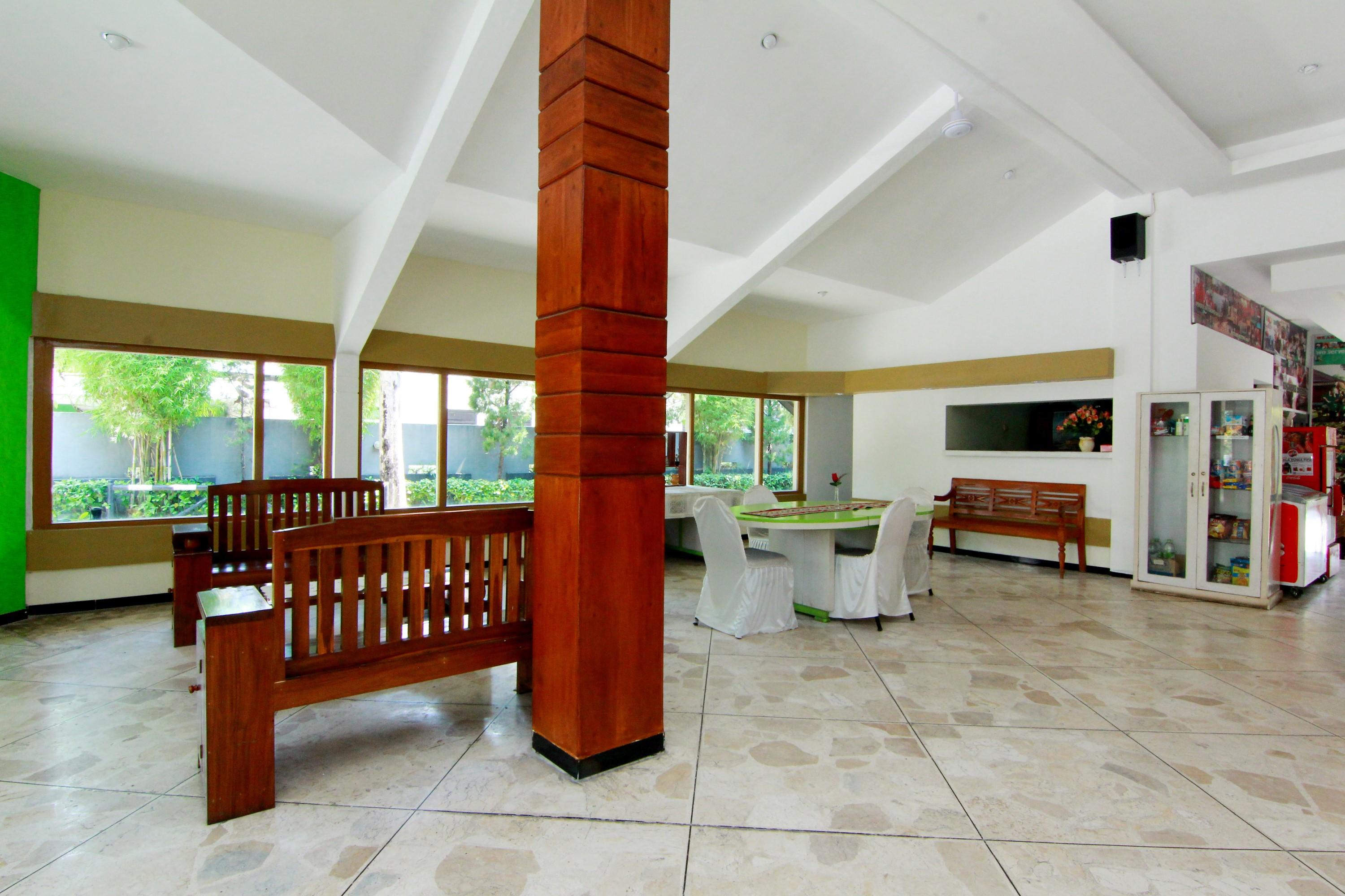The Soemarsono Hotel Maguwo Buitenkant foto