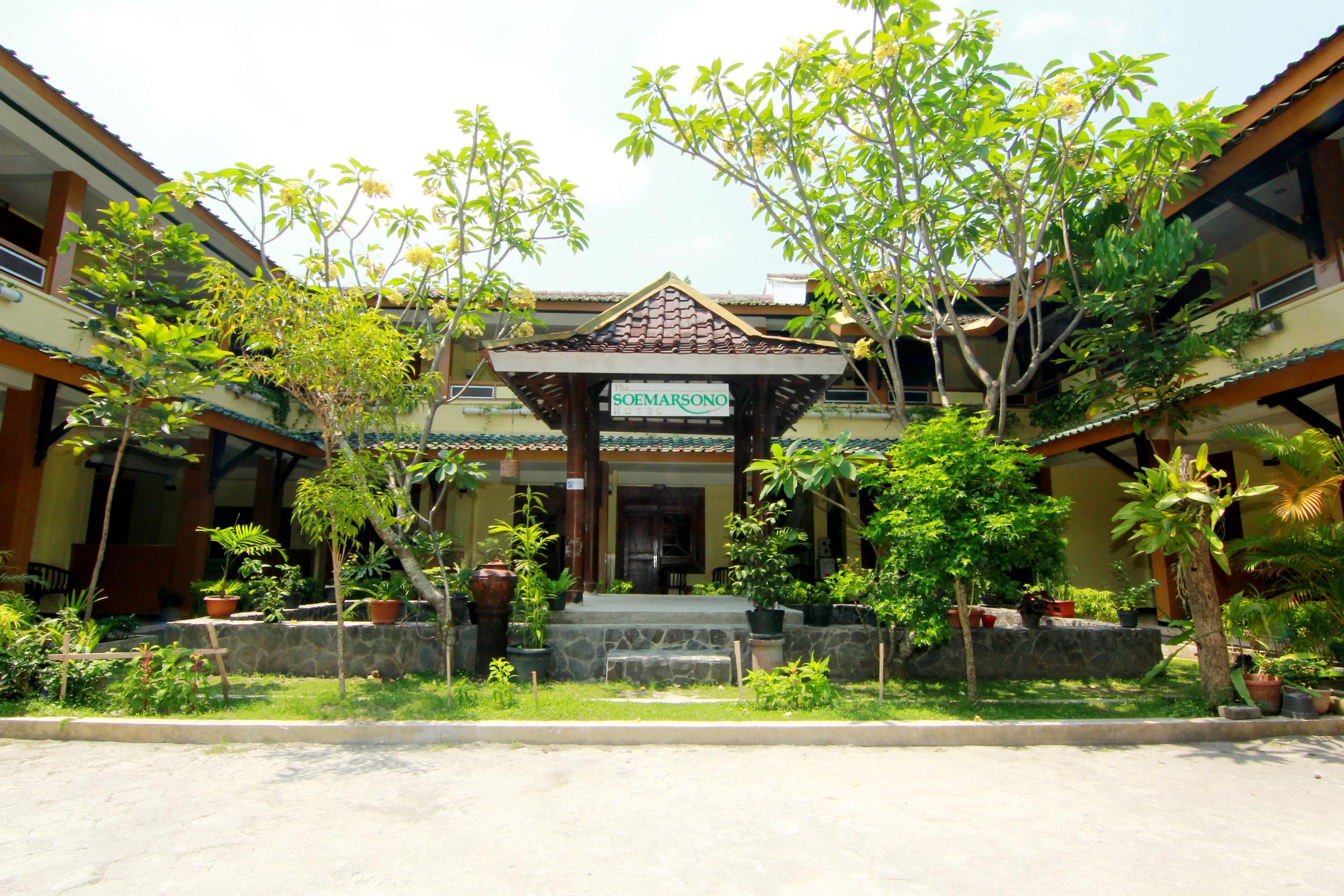 The Soemarsono Hotel Maguwo Buitenkant foto